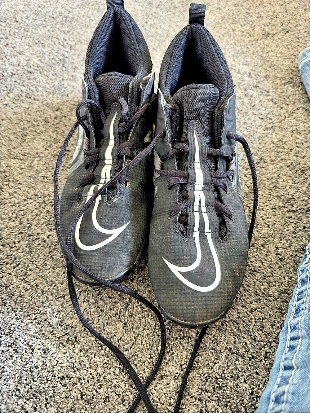 Nike Alpha Huarache Elite 3 Black & White US 8 Athletic Cleats